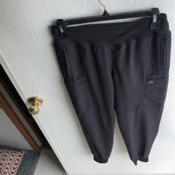 Scrub tops and bottoms - Picture 15 of 15